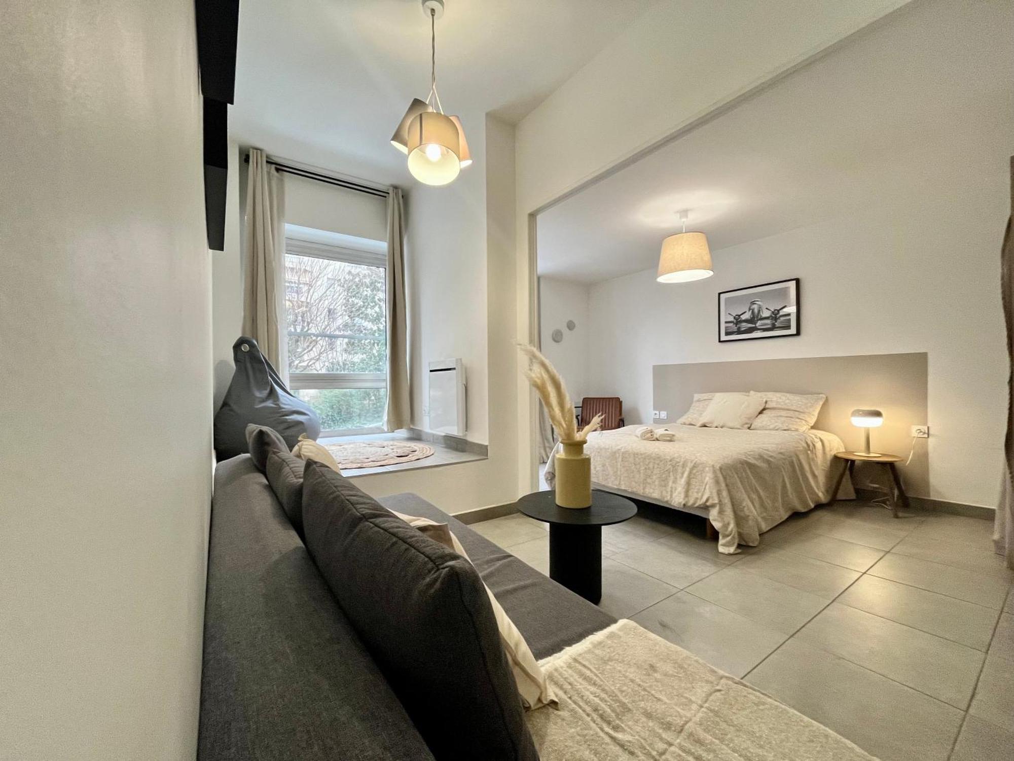 Suite Danbury Lyon Buitenkant foto