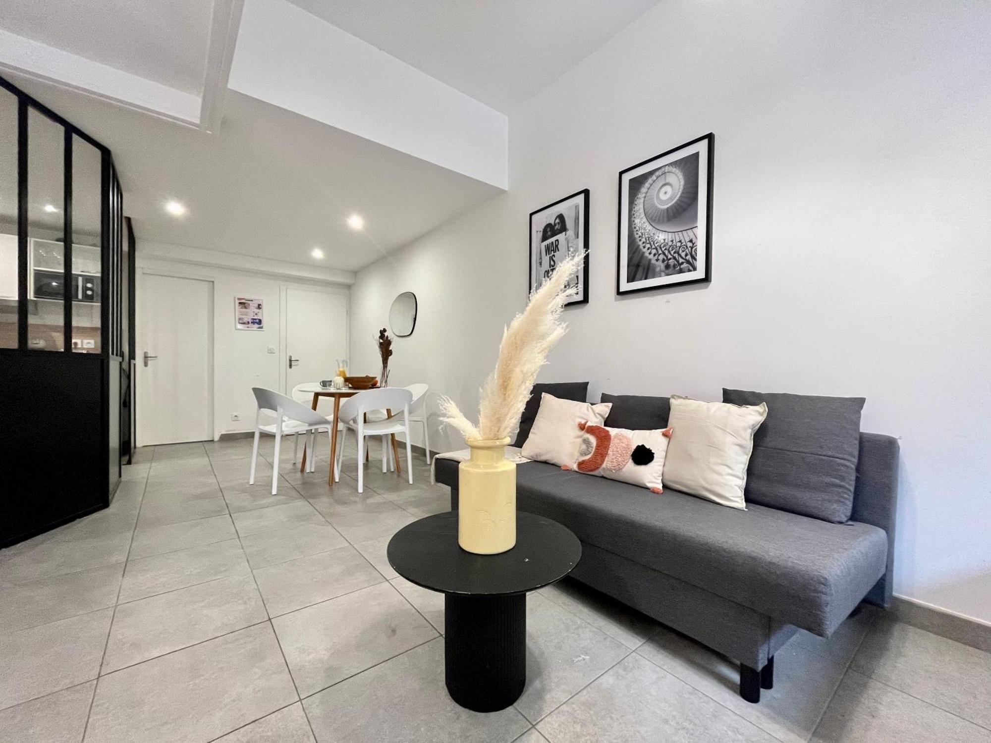 Suite Danbury Lyon Buitenkant foto