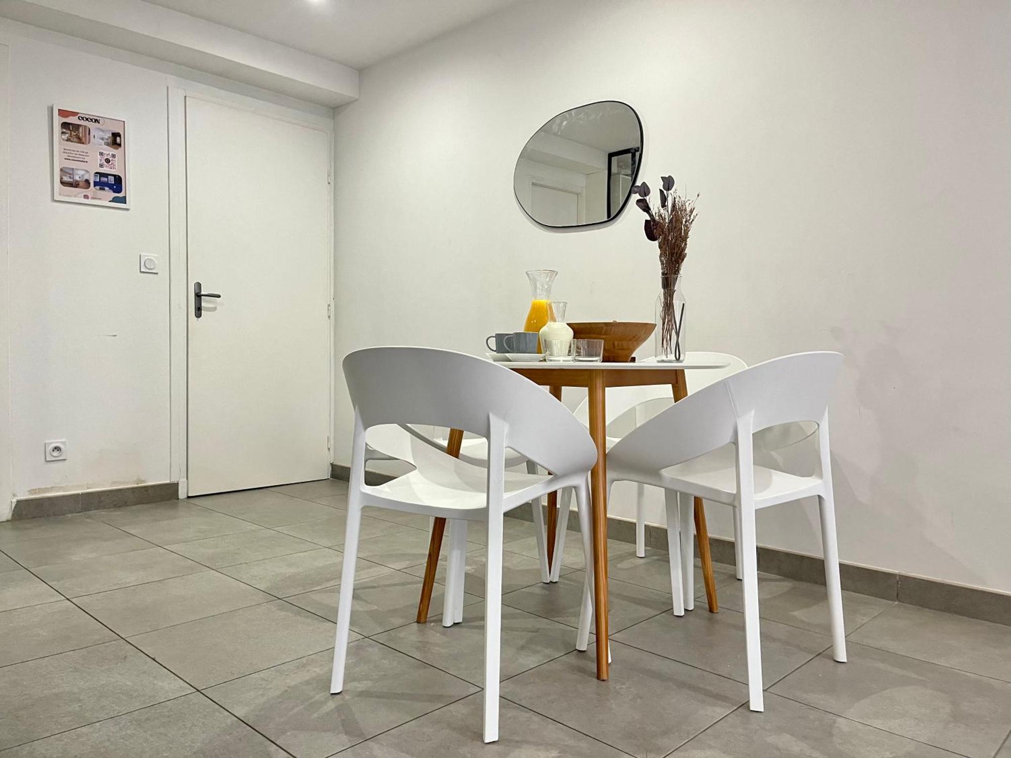 Suite Danbury Lyon Buitenkant foto