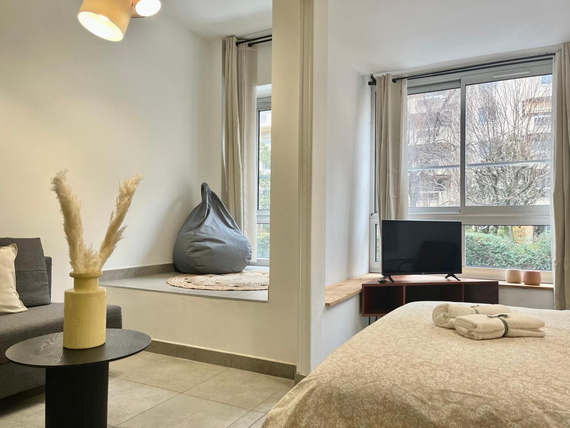 Suite Danbury Lyon Buitenkant foto