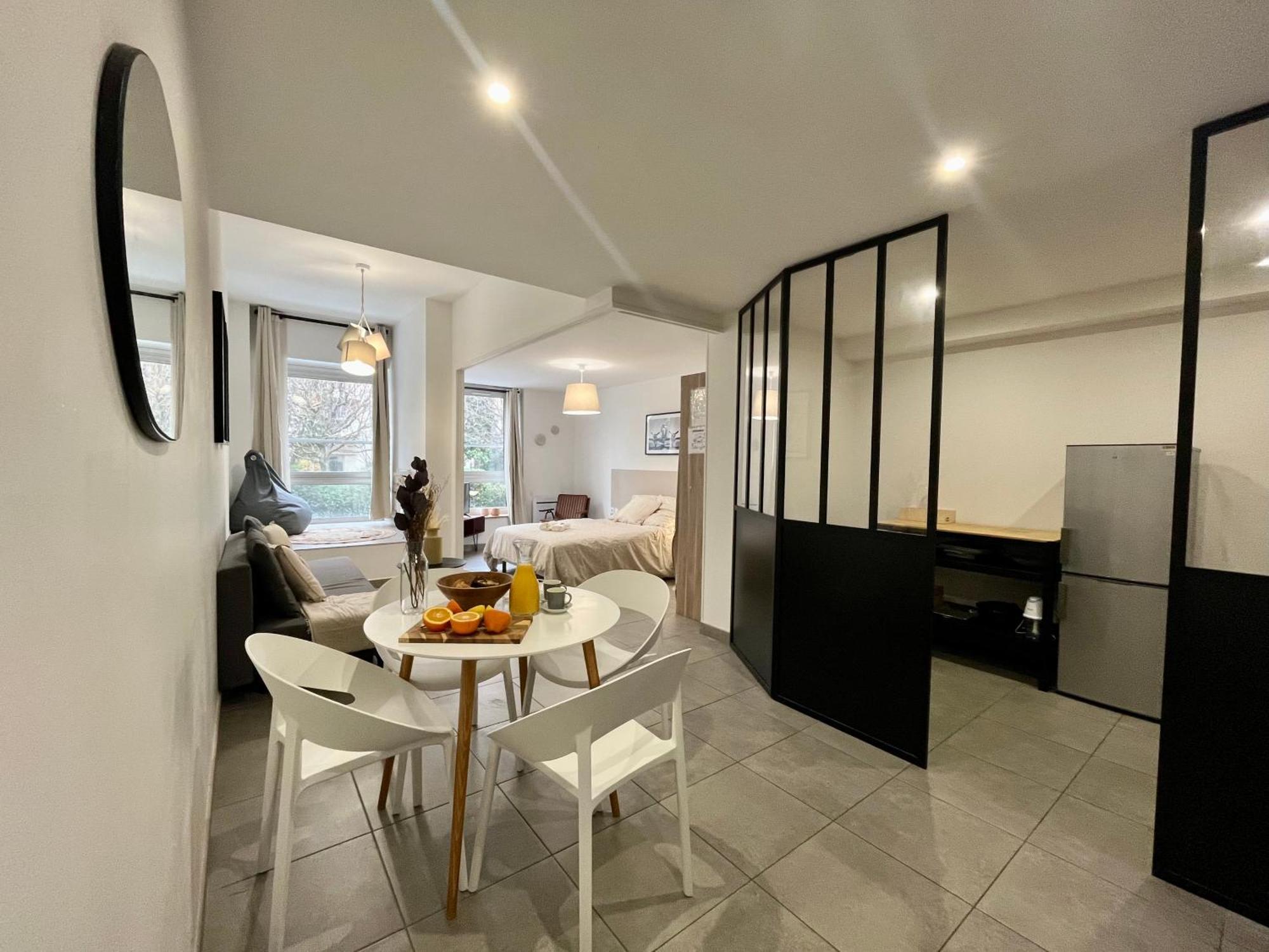 Suite Danbury Lyon Buitenkant foto